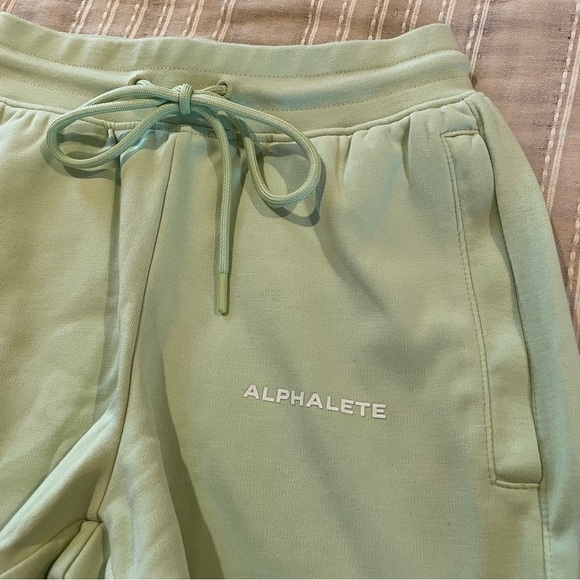 Alphalete Essential Core Activewear Shorts Lime Green Extra Small NWOT - Picture 4 of 9